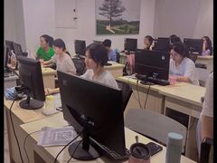 -金夫人化妆摄影职业培训学校