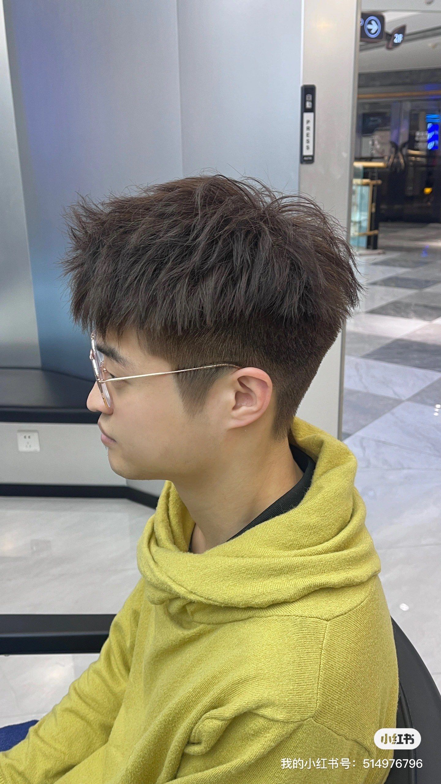 男生清爽短发发型.