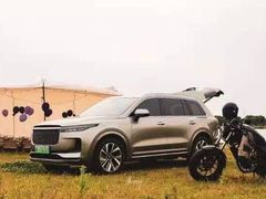 -理想汽车(世纪汇店)