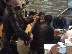 -马路牙子烧烤音乐酒馆(望京店)