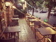 -麦落精酿啤酒餐吧(先农大院店)