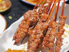 -何妹湿辣牛肉·粤式烧烤砂煲(桂雅路店)