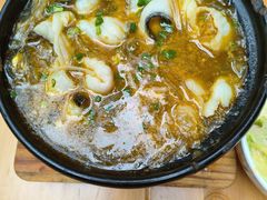 -有红鸡毛店·砂锅菜(抚琴夜市店)