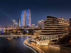 -苏州金鸡湖中茵皇冠假日酒店