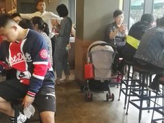 -星巴克臻选(深圳龙华红山天虹店)
