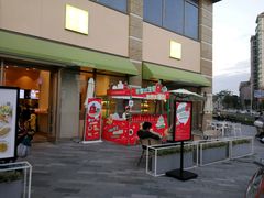 门面-奈雪的茶(南山大冲一期店)