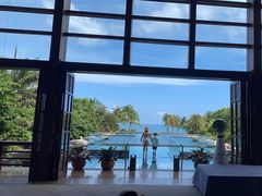 -亚龙湾喜来登·美景台大堂吧