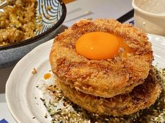 炸牛上脑汉堡肉饭-火山屋台(新街口店)