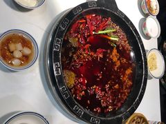 -卤校长老火锅(杨家坪直营店)