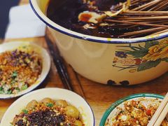 -拈签一笑黄牛肉辣卤串串