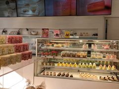 面包甜点陈列柜-好利来(马栏广场店)