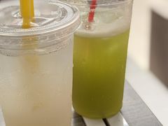 -东海岸人工湖美食村