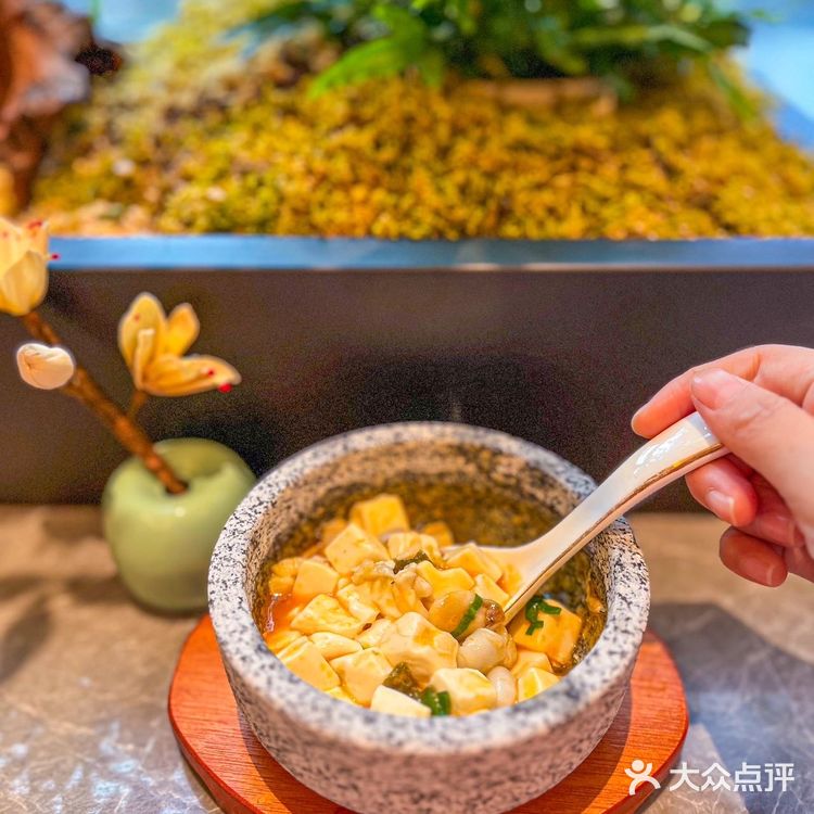 成都美食地标,双子塔旁边的一栋『吃货大楼』