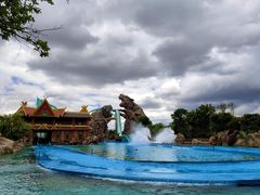 -七彩云南欢乐世界