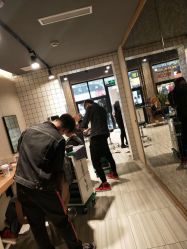 -PE SALON