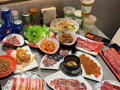 -牛里牛气· 榴莲海鲜鲜牛肉自助火锅·烤肉(华南城店)