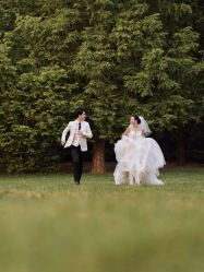 -易摄影婚纱摄影工作室