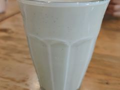牛油果奶昔-UPPER KITCHEN(延安路店)