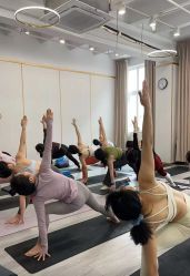 -亚太瑜伽普拉提学院