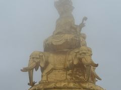 -峨眉山报国寺