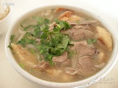 烩肉-穆豪麦蒸碗羊羔肉