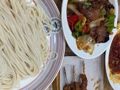 -歹歹的加个面过油肉拌面