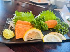 -Chom Cafe and Restaurant
