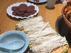 -超越炭火牛蛙火锅鸡(河东店)