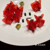 拾久越开越多了。在新京熹楼新京熹品鉴中心包间环境和服务还可以