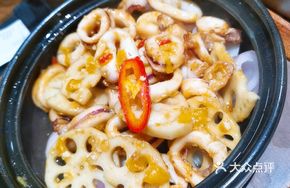 Yellow Pepper Sauce Squid Pot