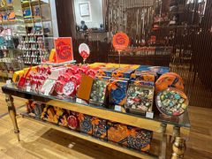-VENCHI 闻绮(上海佛罗伦萨小镇店)