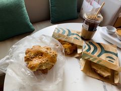 -星巴克臻选(威海威高广场店)