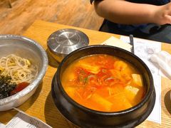 泡菜火腿锅-姜虎东白丁烤肉(虹桥天地店)
