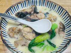 招牌梭边鱼粉-鲜越鲜鱼粉(财富购物中心店)