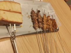 -三个大叔烤羊肉串·歌手驻唱·碳烤鲜肉(西三旗店)
