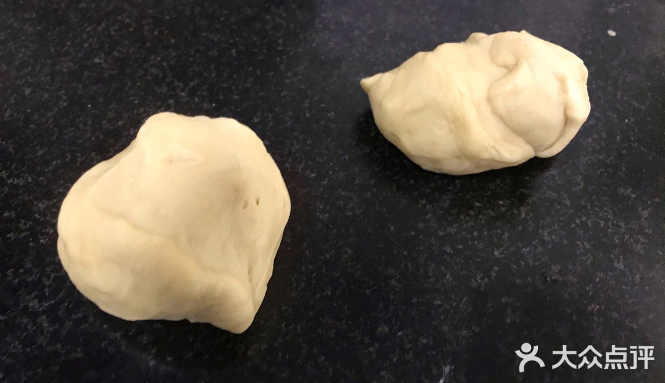 宝宝超喜欢的手工制作迷你红糖香肠包