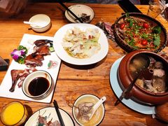 -老滇山寨•云南特色菜•地方菜•民族风情歌舞表演(金碧店)