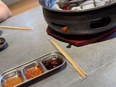 -围炉肉舍•炭烤活鳗•丹东海鲜烤肉(步行街店)