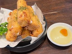 -Chom Cafe and Restaurant