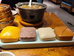 -苹果树下艺术餐厅(宋庄店)