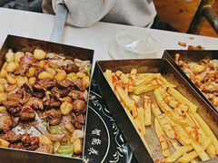 -老东镇啤酒屋海鲜加工·蒸汽海鲜·海鲜烧烤(台东店)