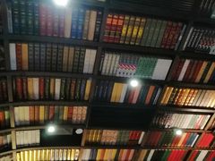 -钟书阁(松江泰晤士小镇店)