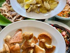 -原林野山菌火锅·炒菌(关上野生菌一条街店)