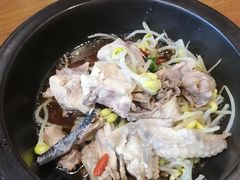 -云海肴·汽锅鸡·云南菜(天山百盛优客店)