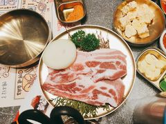 -草家酱蟹炭火烤肉店(珲春南路二店)