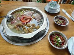 -泸州酸菜豆花火锅川师店