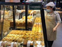 面包甜点陈列柜-御蝶坊生日蛋糕KNAC(新村店)