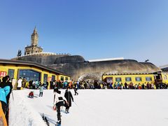 -采薇庄园四季滑雪场