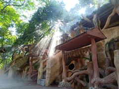 -天门沟九州驿站树上汤泉