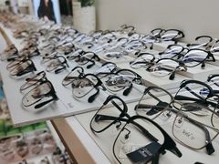 -J-Optical佳视明眼镜·蔡司视觉(青岛金茂览秀城店)